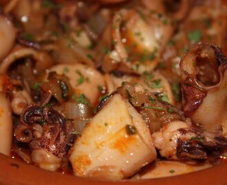 Calamares con salsa de  pimentón