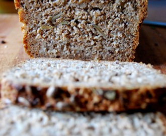 Chleb razowy, pszenno-żytni z ziarnami