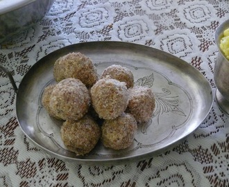 Healthy Dry fruits Laddoo....Happy New Year 2013