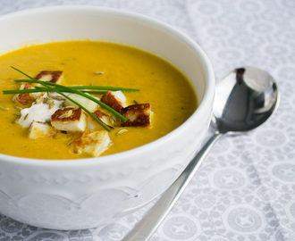 Veckans vegetariska: Morotssoppa med tahini och halloumi