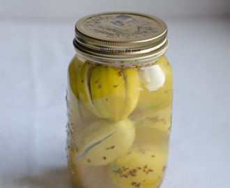 Limones confitados a la sal, cómo hacerlos en conserva.