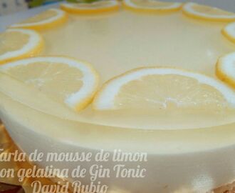 Tarta de mousse de limón con gelatina de gin tonic