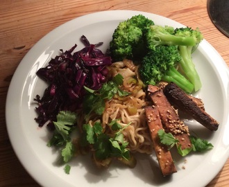 Ein neues Kochbuch, ein veganes Rezept von Jamie-Oliver-Schülerin Anna Jones - a modern way to eat