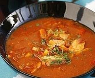 Smal fisksoppa med tomat och saffran