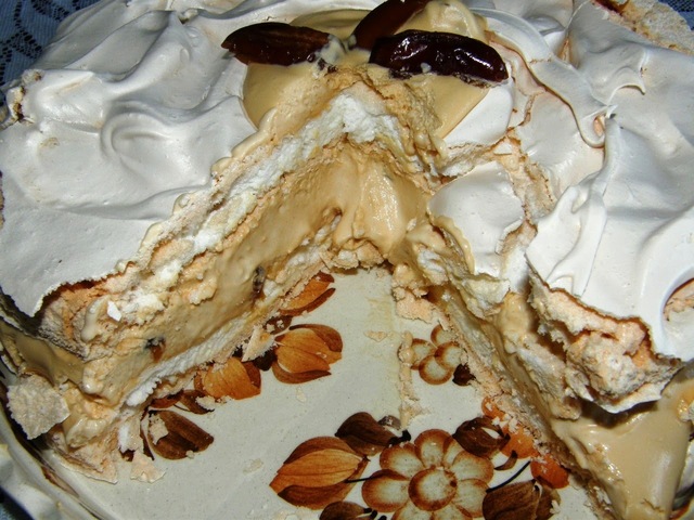 tort bezowy