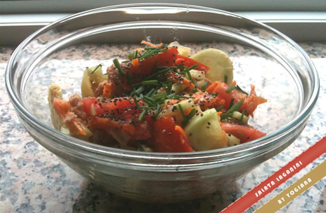 Ljetna salata s povrćem i tunom