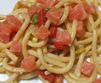 Pasta fresca pomodorini asparagi e salmone - Oggi cucina...Samanta