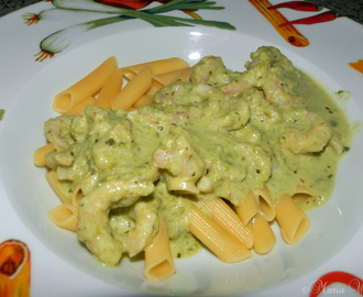 Ärtgrön pastasås med räkor