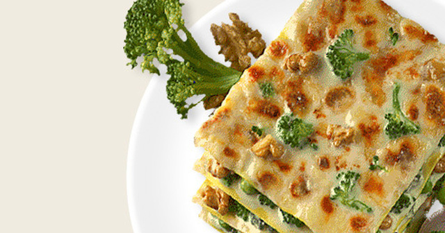 Lasagne med gorgonzola, broccoli och nötter