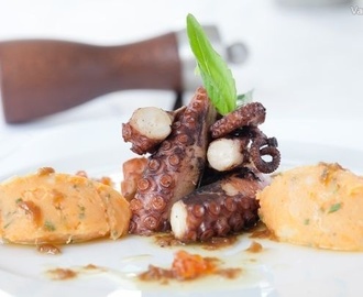 Grilovaná chobotnica s pyré zo sladkých zemiakov