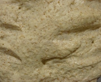 Impasto per pane con farina integrale, fiocchi d'avena e lievito madre