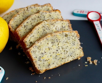 Poppy Seeds – Lemon Cake With Lemon Icing