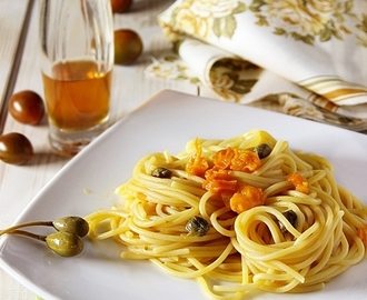 Spaghetti con pomodorini gialli, capperi e colatura di alici