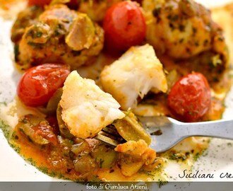 Coda di rospo in guazzetto, con pomodori e olive