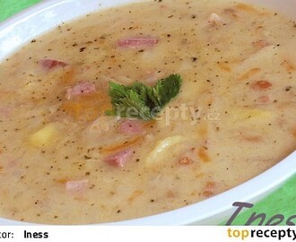 Celerová polévka s uzeným masem