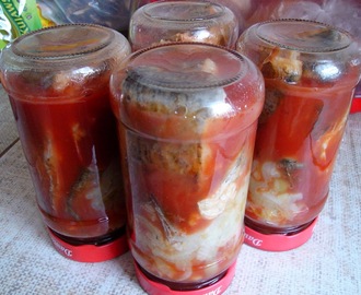 Ryby w sosie pomidorowym w słoikach