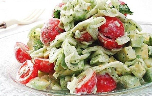 Receita de Salada de Abacate, aprenda a fezer essa deliciosa e fácil salada para seu almoço saudável e leve, rápido e simples anote a receita.