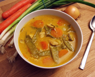 Currysuppe mit Hähnchen & Gemüse