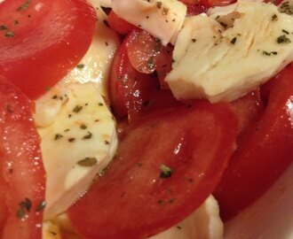 Tomato Salad with Mozzarella and Basil
