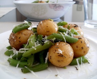 Salteado de patatas con judías verdes y tomillo
