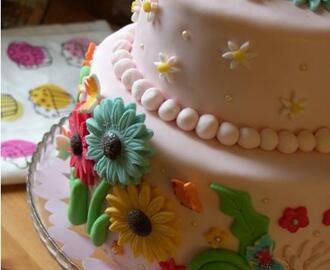 Gerbera Daisy garden Cake…..min söta våningstårta till student fest!!