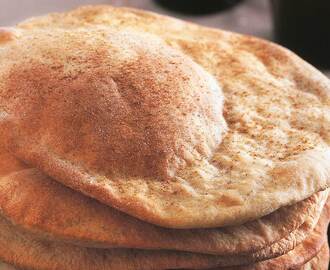 Come si prepara il naan, il pane indiano