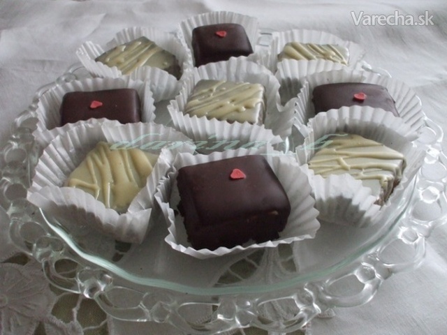 Čokoládové a figové kocky s marcipánom