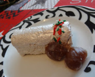 Bûche de Noël Mousse de marron, insert crème brûlée et croustillant chocolat