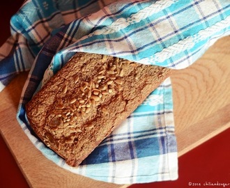 chleb żytni na zakwasie z ziarnami