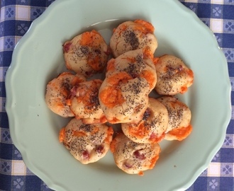 Mini muffin salati con semi di papavero
