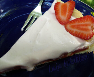 Pita s bijelom čokoladom i jagodama :: White chocolate pie with strawberries