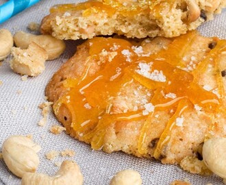 Cashew Cookies with Salted Caramel – Cookie Friday with Herzfutter