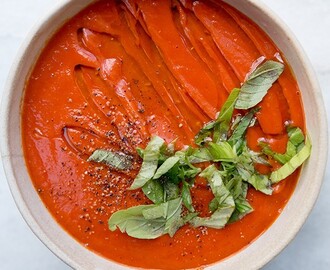 Pomidorowa z pieczonych pomidorów i czosnku