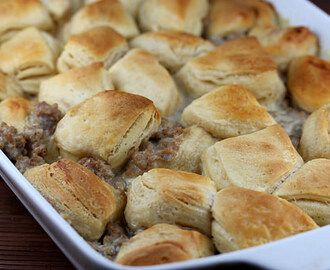 Simple Biscuits and Gravy Casserole Recipe