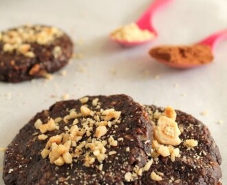 Εύκολα μπισκότα -χωρίς ψήσιμο- με nutella και φουντούκι, από την Ερμιόνη Τυλιπάκη και το «The one with all the tastes»!