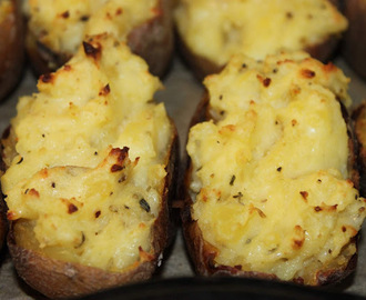 Dubbelbakad potatis med ost och örter