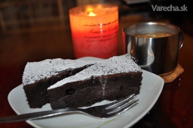 Šťavnatá čokoládová torta (fotorecept)