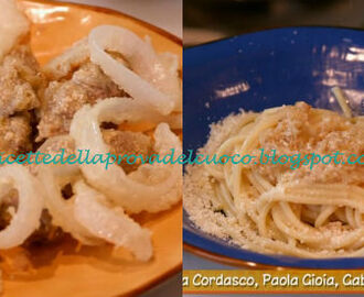 Pasta alla genovese e cipolle in tempura ricetta Anna Moroni da Ricette all'Italiana