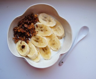 #120 Jogurt naturalny ,domowa granola ,banan