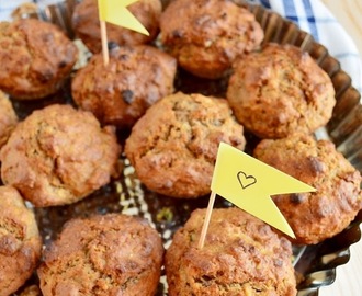 Zdrowe śniadaniowe muffiny owsiane z orzechami
