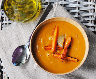 Roasted carrots and red lentil cream of soup