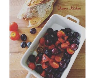 Olive nere dolci fritte con pomodorini e peperoncino: preparate il pane! 
#vieniamangiareinpuglia
{www.queenskitchen.it}
#queenskitchen #cuciniamoacasa
#food #yummy #delicious
#homemade #huffposttaste #foods4thought #secucinatevoi
#COOKING_iLlife
#INFINITY_FOODLOVER #otcucino
#iliketocookit #ifoodit
#foodloftit #_dolceosalato_
#volgosapori #cucinaamoreefantasia
#tentarnoncuoce #italy_foods
#recipeoftheday
#incucinaconleinstamamme
#official_italian_food #bigodino
#infoodwetrust #foodvsco
#cucinoperamore 
#ricetteperpassione #shelfgram_me
