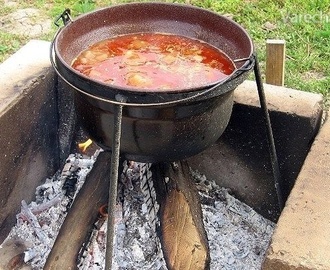 Kotlíková gulášová polievka