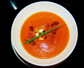 Zupa krem z pieczonej papryki i czosnku