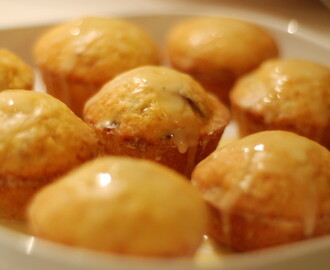 Pomerančové muffiny s brusinkami a polevou