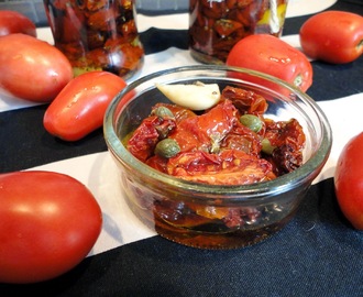 Suszone pomidory z czosnkiem i kaparami