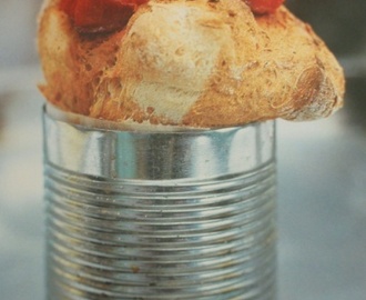 Paradajkový chlieb Jamieho Olivera pečený v plechovkách
