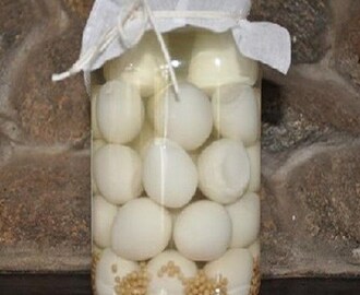 Receita de Ovos de Codorna em Conserva, aprenda com essa receita como fazer essa delicia para seu tira gosto ou lanche, anote a receita.