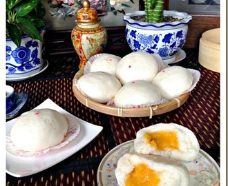 It Dripped But Did Not Flowed Out.. What Is It?–Salted Egg Yolk Custard Buns or Liu Sha Bao or Nai Huang Bao (流沙包  / 奶皇包 /奶黄包）