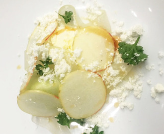 Kockens tips från Fredrik Gustafsson – Mousse på gröna äpplen, vaniljinkokt blekselleri, persiljecurd, sellerisorbet samt lavendelconsommé